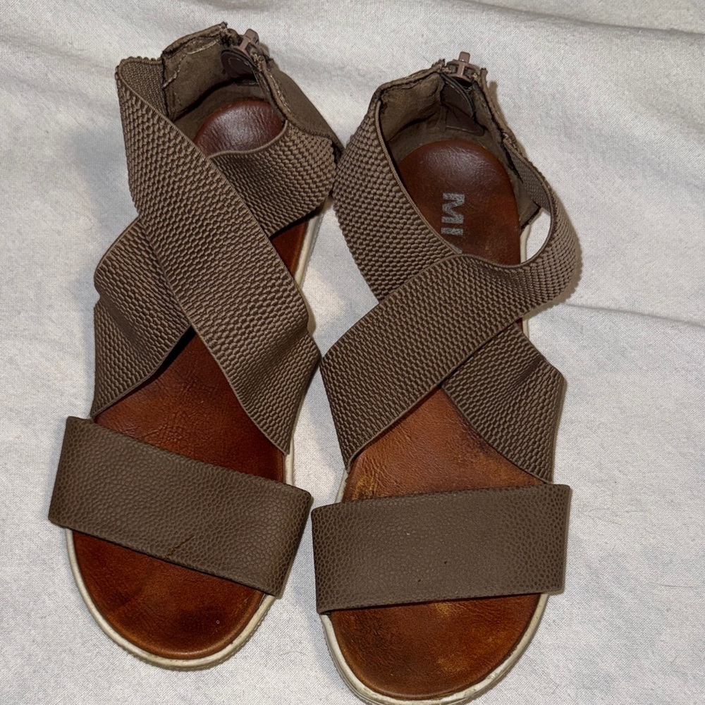 MIA Brown Cross-Strap Sandals